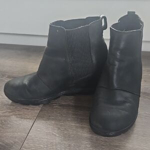 Sorel Sleek Black Ankle Booties